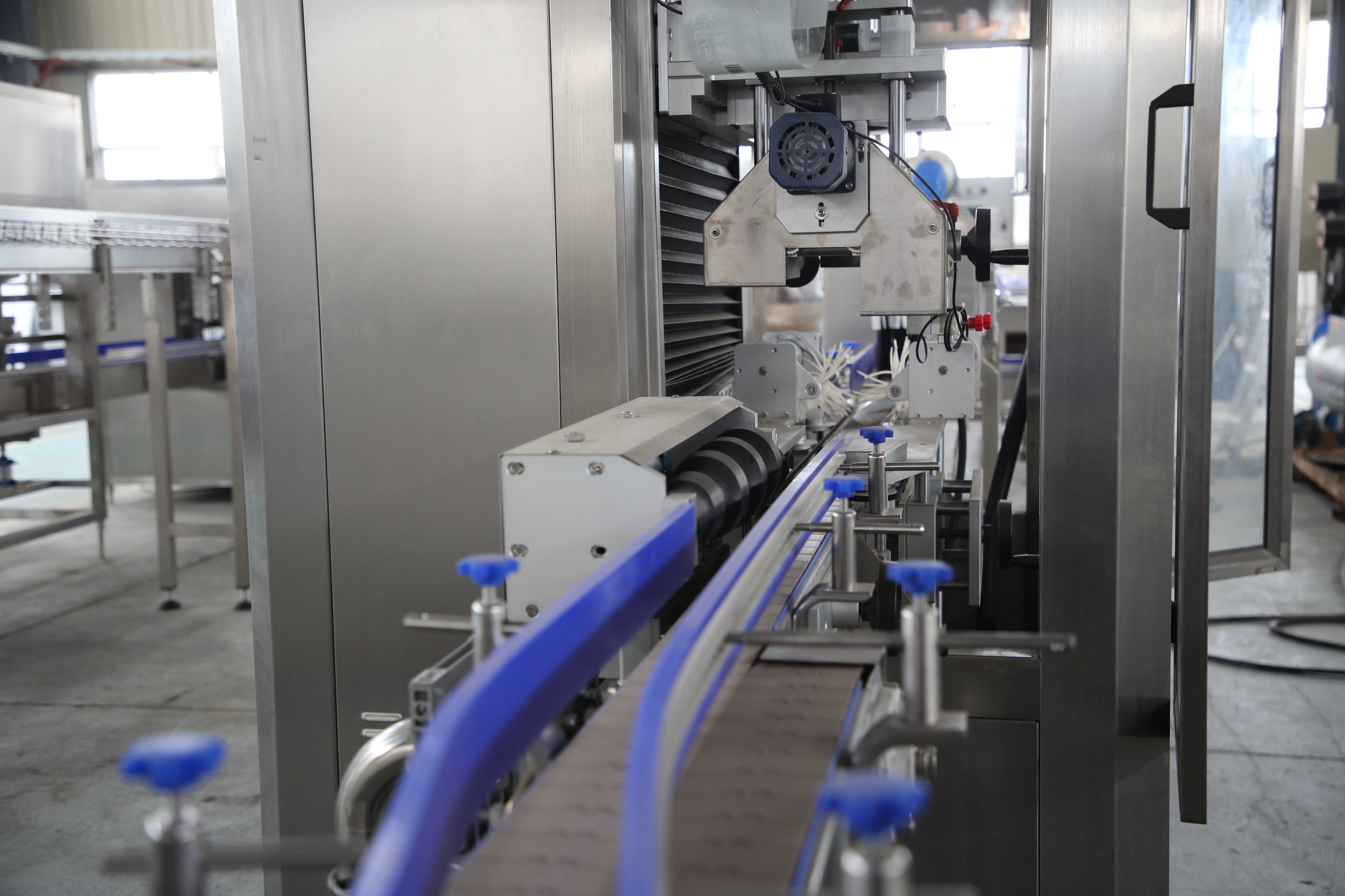 Sleeve Shrink Labeling Machine