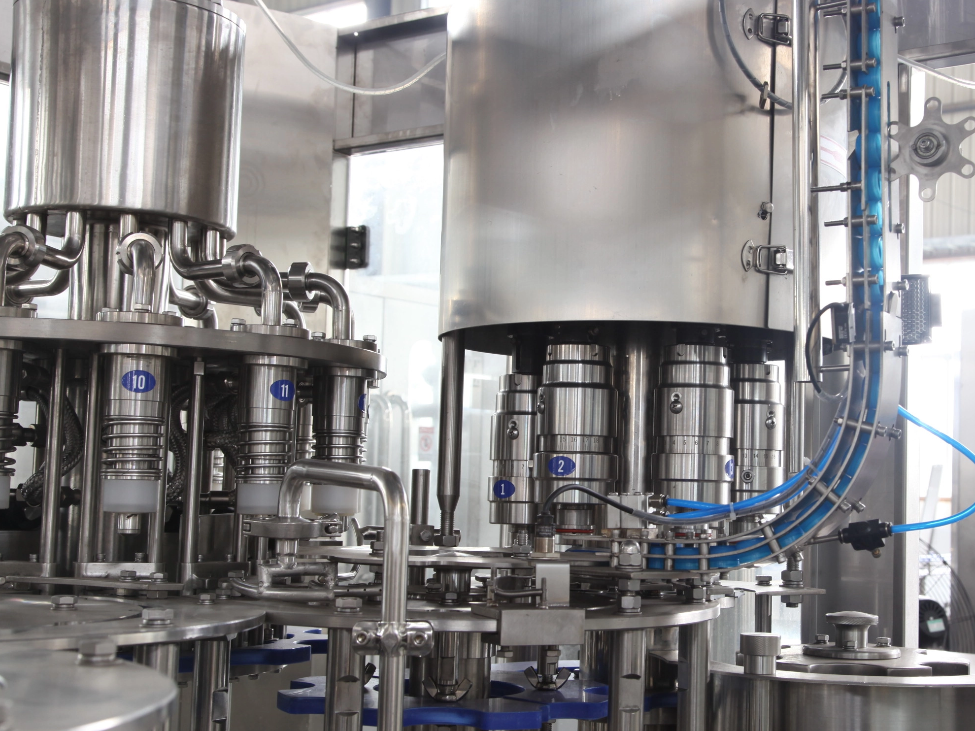 Juice Wine Beverage Liquid Packing Filling Machine